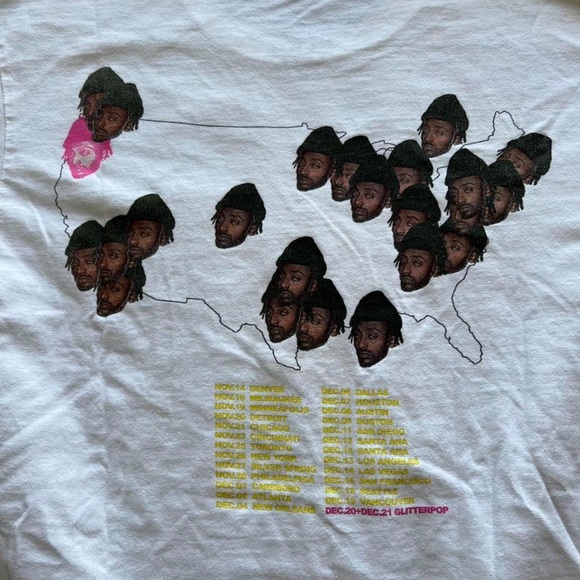 🪞𝗢𝗙𝗙𝗜𝗖𝗜𝗔𝗟 𝟮𝟬𝟭𝟴 𝗔𝗠𝗜𝗡𝗘 𝗧𝗢𝗨𝗥𝗣𝗢𝗜𝗡𝗧𝗙𝗜𝗩𝗘 CONCERT 𝗧-𝗦𝗛𝗜𝗥𝗧🪞 - Picture 4 of 5